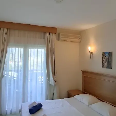 Mare Monti Hotel 2*